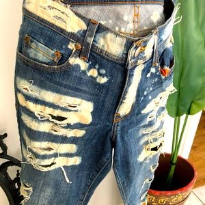 Ripped & Bleached Denim Jeans 🩵 Size 9